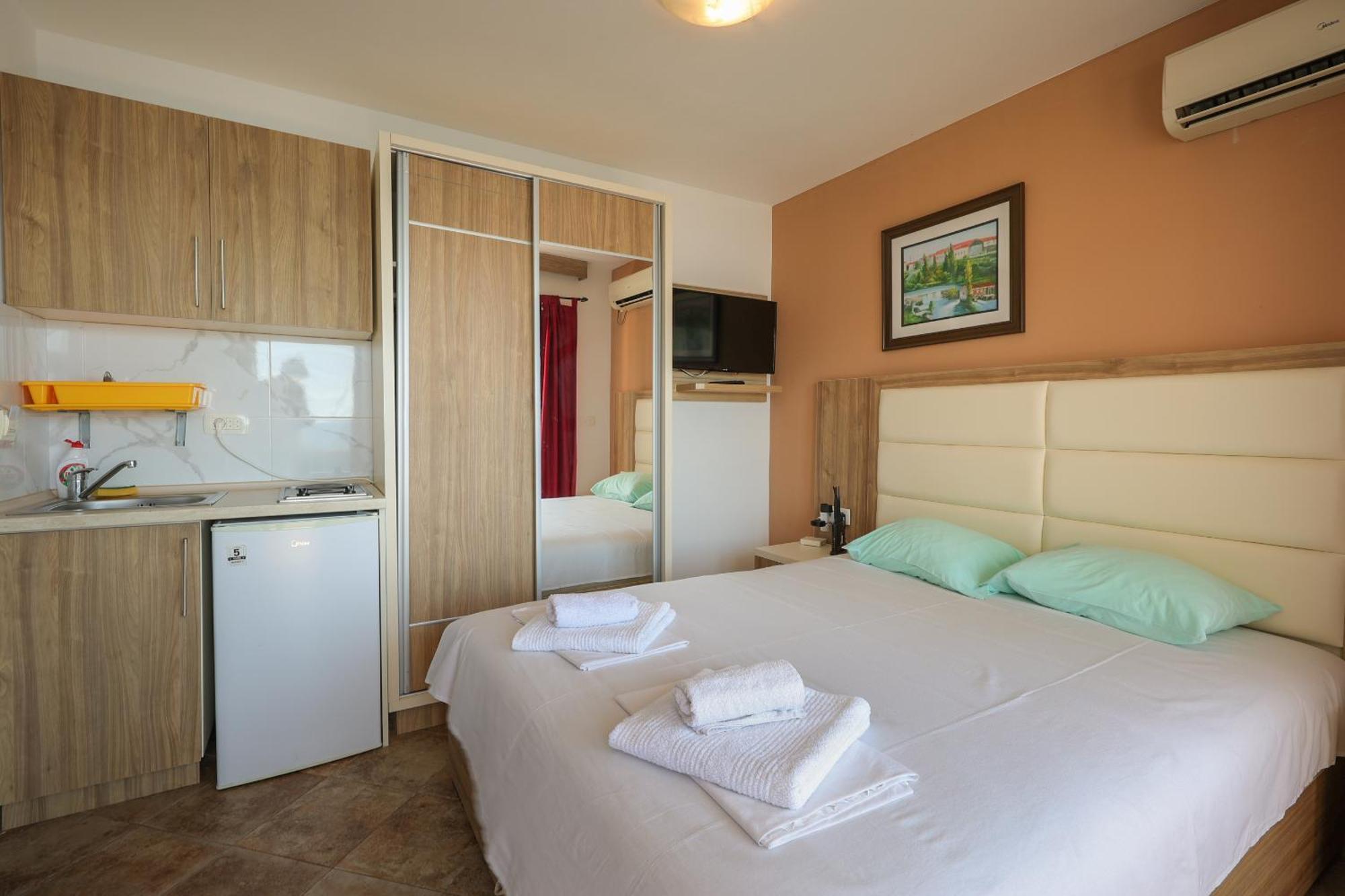 Athos Apartments Dobre Vode 도브라 보다 외부 사진